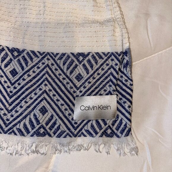 CALVIN KLEIN Cream & Blue with sparkle effect each end is different. - Picture 8 of 8